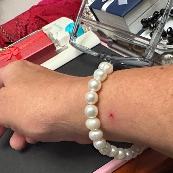 Stone Cross  with White Cultured Pearl Pearl Bracelet ( Brand New) - Picture 2 of 9